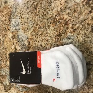 Nike Accessories - Nike no show new socks fits size 5-10 women Nike Accessories - Nike no show new socks fits size 5-10 women